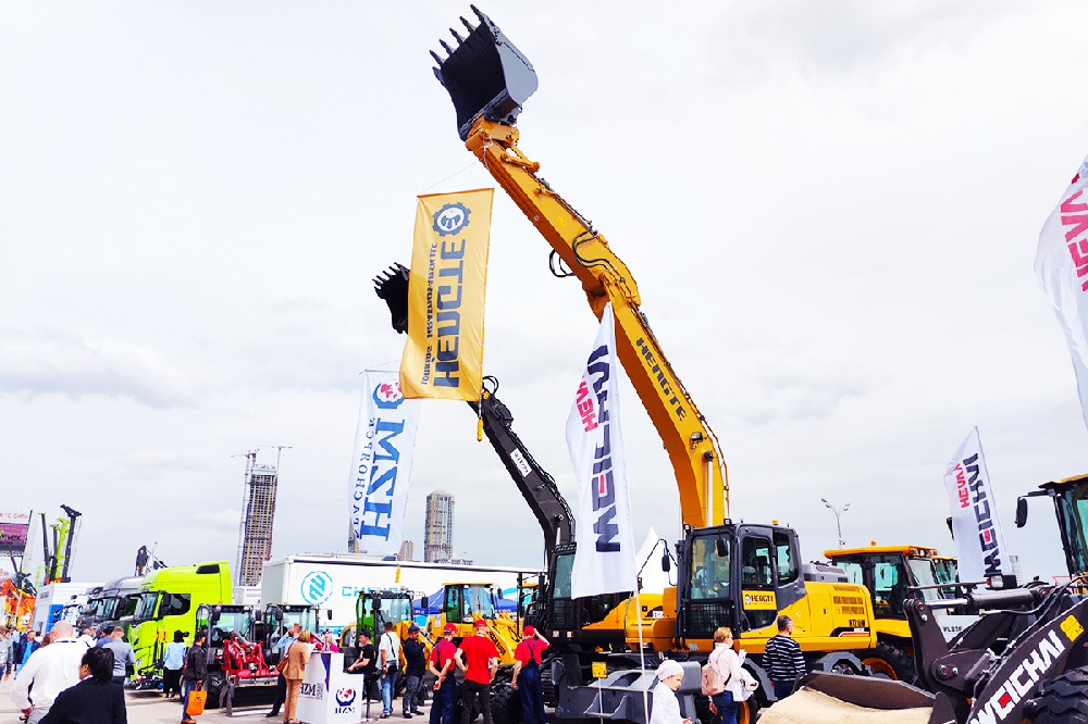 Heavy Equipment Charm | Hengte Wheel Digging Shines at the Russia International Construction and Construction Machinery Exhibition