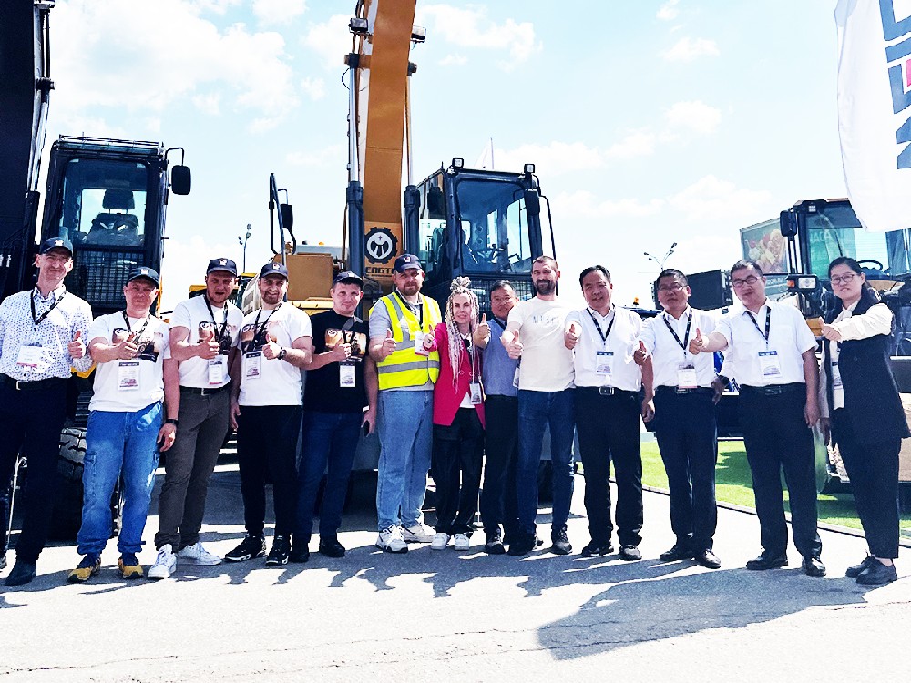Charming Hengte • Shining CTT | Hengte Wheel Digging Successfully Ends Russia International Construction and Construction Machinery Exhibition